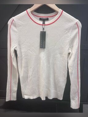 NWT - Banana Republic ribbed Ivory Sweater with Red Accent piping, size M